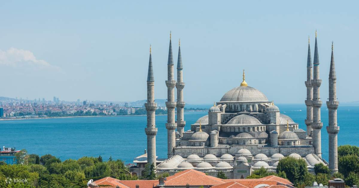 Roman Hippodrome, Blue Mosque, and Hagia Sophia Day Tour in Istanbul